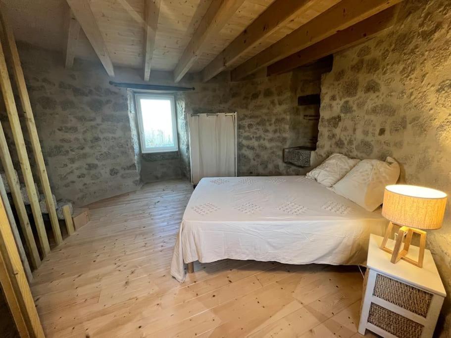 Neuvy-BouinLoue Ancien Moulin A Vent Avec Piscine Et Jacuzzi别墅 外观 照片