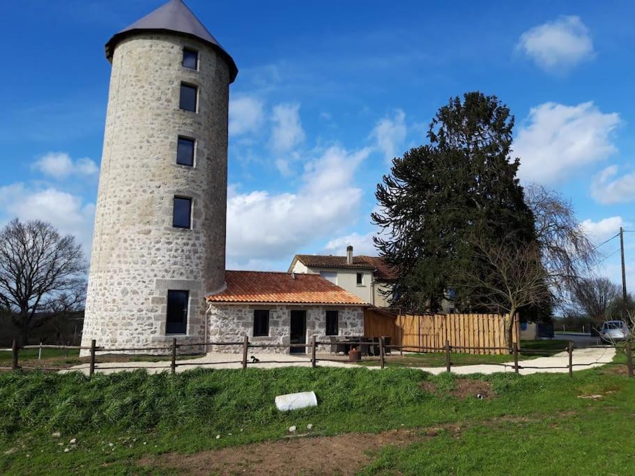 Neuvy-BouinLoue Ancien Moulin A Vent Avec Piscine Et Jacuzzi别墅 外观 照片