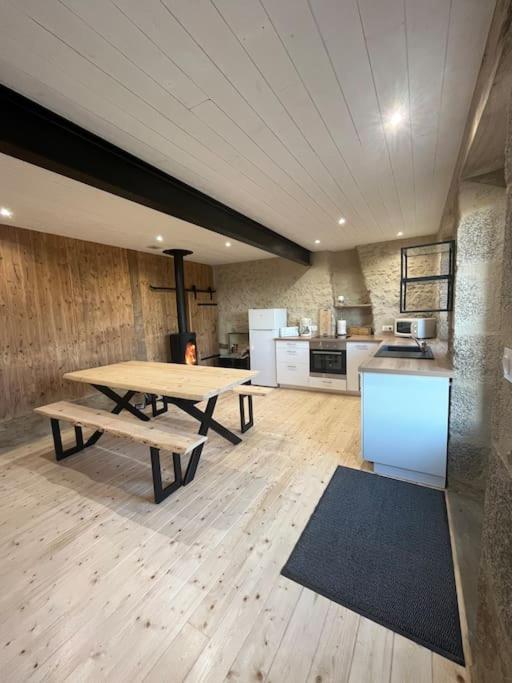 Neuvy-BouinLoue Ancien Moulin A Vent Avec Piscine Et Jacuzzi别墅 外观 照片